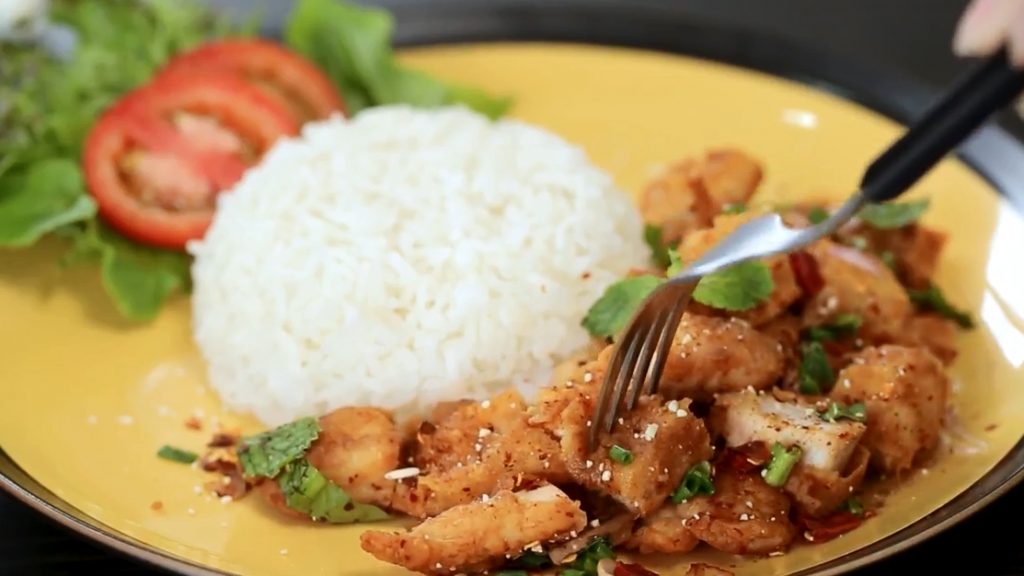 ข้อมูลโภชนาการ แคลอรี่ ข้าวยำไก่แซ่บ-spicy-chicken-rice