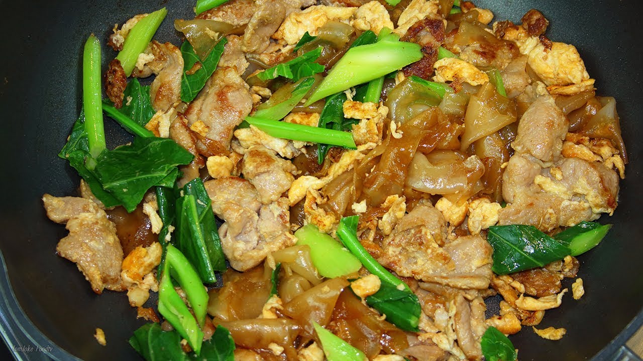 ข้อมูลโภชนาการ แคลอรี่ ผัดซีอิ๋วใส่ไข่-เส้นใหญ่