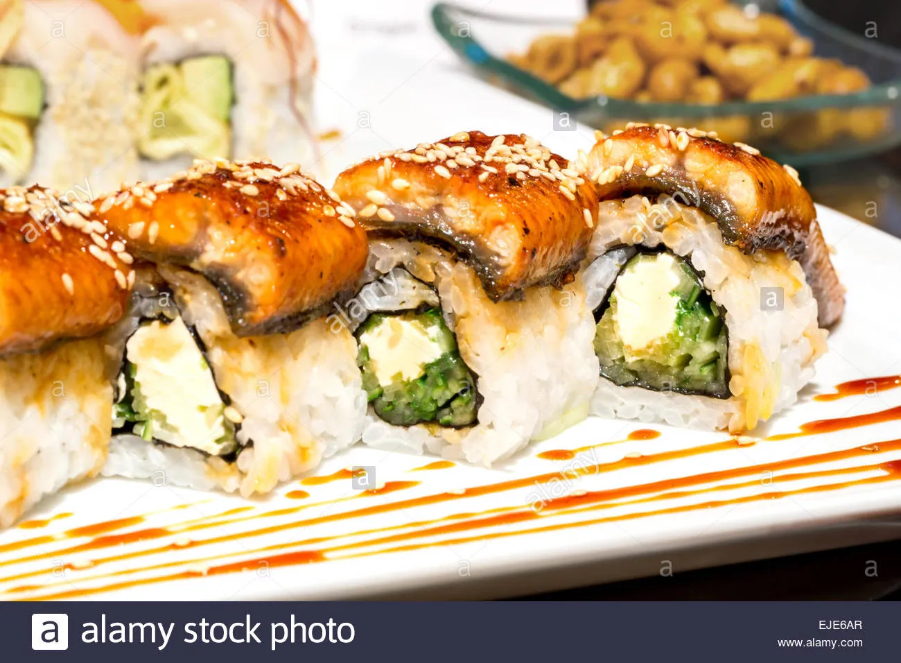 ข้อมูลโภชนาการ แคลอรี่ ปลาไหลและอโวคาโดโรล-eel--unagi--and-avocado-roll