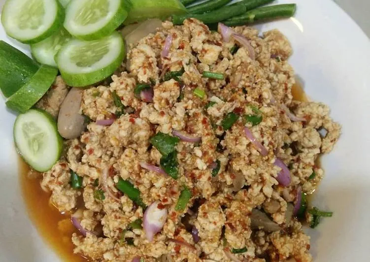 ข้อมูลโภชนาการ แคลอรี่ ลาบไก่