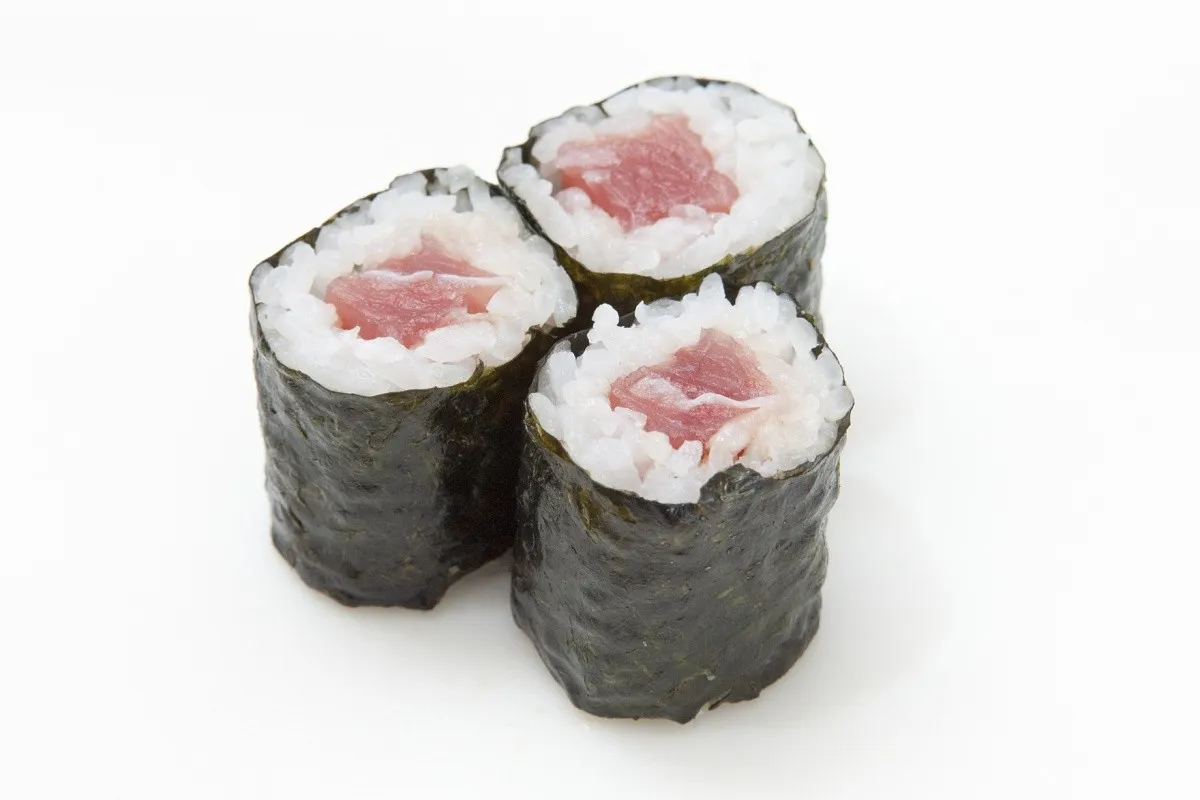 ข้อมูลโภชนาการ แคลอรี่ ข้าวห่อสาหร่ายไส้ปลาทูน่า-tuna-roll-sushi