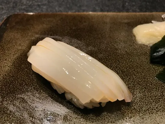 ข้อมูลโภชนาการ แคลอรี่ ซูชิปลาหมึก-squid-sushi